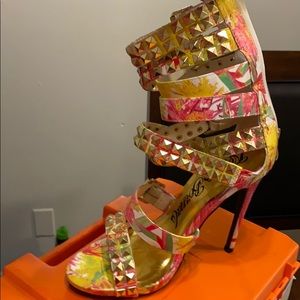 High heel nelly Bernal white floral mutli colors